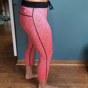 Nike Drifit cropped running pants